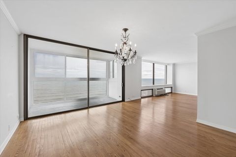 Tiny photo for 1500 Sheridan Road #6H, Wilmette, IL 60091 (MLS # 12595775)