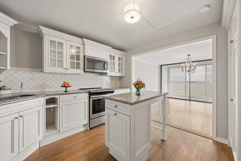 Tiny photo for 1500 Sheridan Road #6H, Wilmette, IL 60091 (MLS # 12595775)