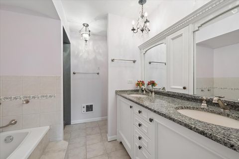 Tiny photo for 1500 Sheridan Road #6H, Wilmette, IL 60091 (MLS # 12595775)