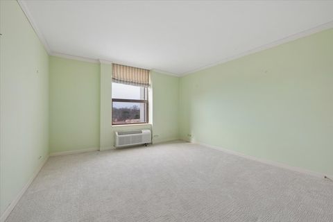 Tiny photo for 1500 Sheridan Road #6H, Wilmette, IL 60091 (MLS # 12595775)