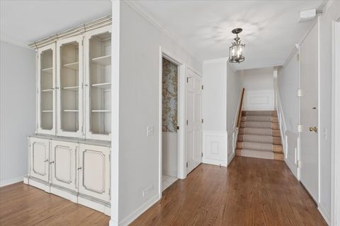 Tiny photo for 1500 Sheridan Road #6H, Wilmette, IL 60091 (MLS # 12595775)