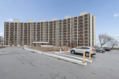 Photo of 1500 Sheridan Road #6H, Wilmette, IL 60091 (MLS # 12595775)