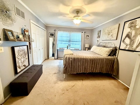 Tiny photo for 228 N Walnut Lane, Schaumburg, IL 60194 (MLS # 12773079)