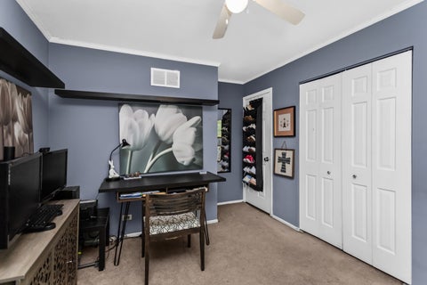 Tiny photo for 228 N Walnut Lane, Schaumburg, IL 60194 (MLS # 12773079)