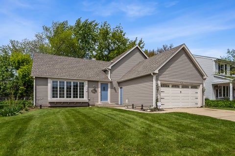 Tiny photo for 228 N Walnut Lane, Schaumburg, IL 60194 (MLS # 12773079)