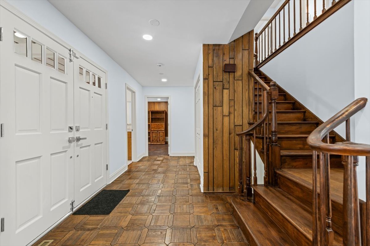 2527 Checker Road, Long Grove, IL, 60047 3 2527 Checker Road