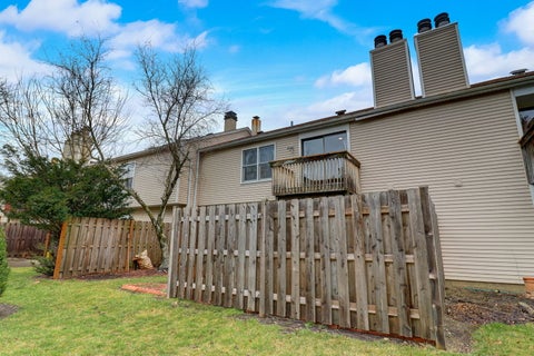 Tiny photo for 917 Burgess Circle, Buffalo Grove, IL 60089 (MLS # 12741524)