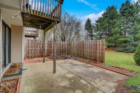 Tiny photo for 917 Burgess Circle, Buffalo Grove, IL 60089 (MLS # 12741524)