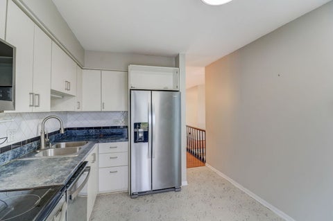 Tiny photo for 917 Burgess Circle, Buffalo Grove, IL 60089 (MLS # 12741524)