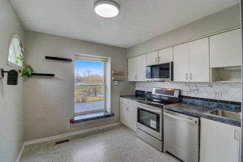 Tiny photo for 917 Burgess Circle, Buffalo Grove, IL 60089 (MLS # 12741524)