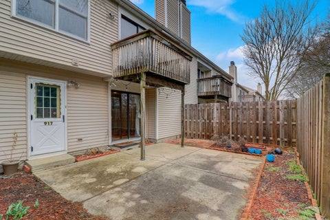 Tiny photo for 917 Burgess Circle, Buffalo Grove, IL 60089 (MLS # 12741524)