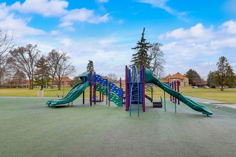 Tiny photo for 917 Burgess Circle, Buffalo Grove, IL 60089 (MLS # 12741524)