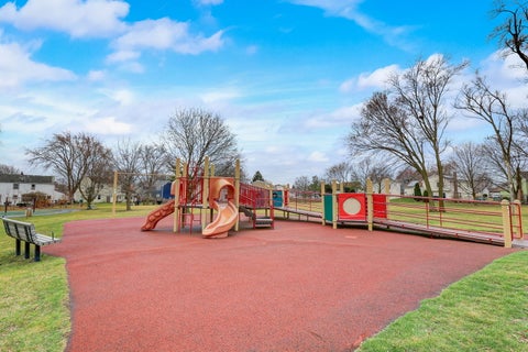 Tiny photo for 917 Burgess Circle, Buffalo Grove, IL 60089 (MLS # 12741524)