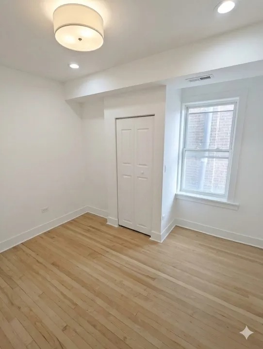 1945 W Augusta Avenue 3E