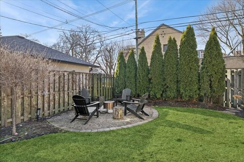 Tiny photo for 2740 Asbury Avenue, Evanston, IL 60201 (MLS # 12549310)