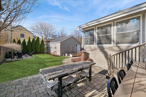 Tiny photo for 2740 Asbury Avenue, Evanston, IL 60201 (MLS # 12549310)