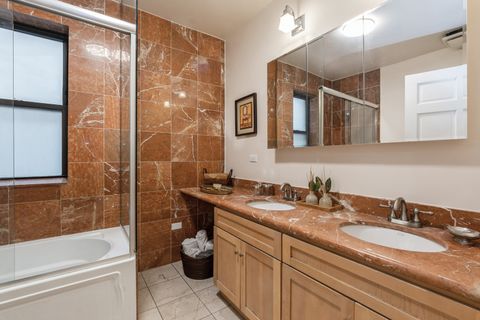 Tiny photo for 645 W Bittersweet Place #1, Chicago, IL 60613 (MLS # 12489346)