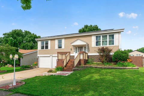 Photo of 237 Windsor Drive, Bolingbrook, IL 60440 (MLS # 12698302)