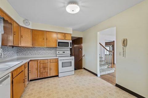 Tiny photo for 336 W Margaret Terrace, Cary, IL 60013 (MLS # 12478252)