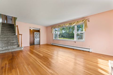 Tiny photo for 336 W Margaret Terrace, Cary, IL 60013 (MLS # 12478252)