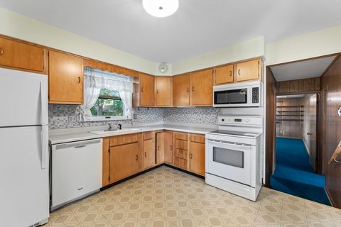 Tiny photo for 336 W Margaret Terrace, Cary, IL 60013 (MLS # 12478252)