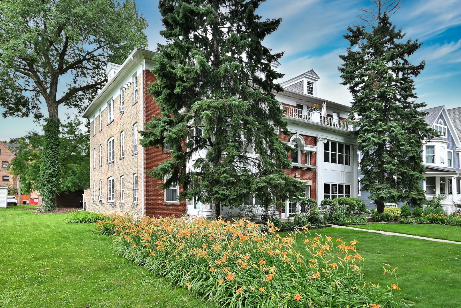 113 S Scoville Avenue 1S
