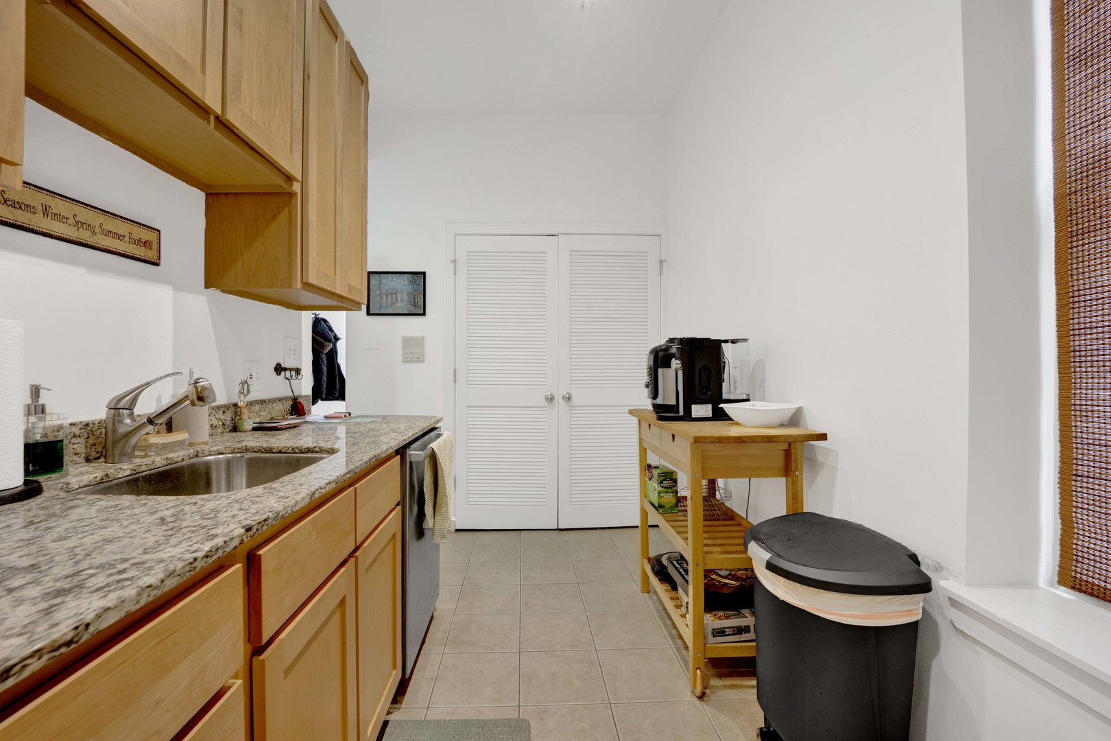 2143 N WESTERN Avenue 2F