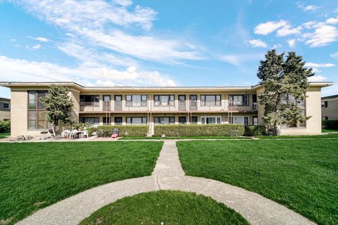 Photo of 38 King Arthur Court #12, Northlake, IL 60164 (MLS # 12634199)