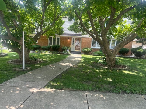 Tiny photo for 9414 S 69th Avenue, Oak Lawn, IL 60453 (MLS # 12708650)