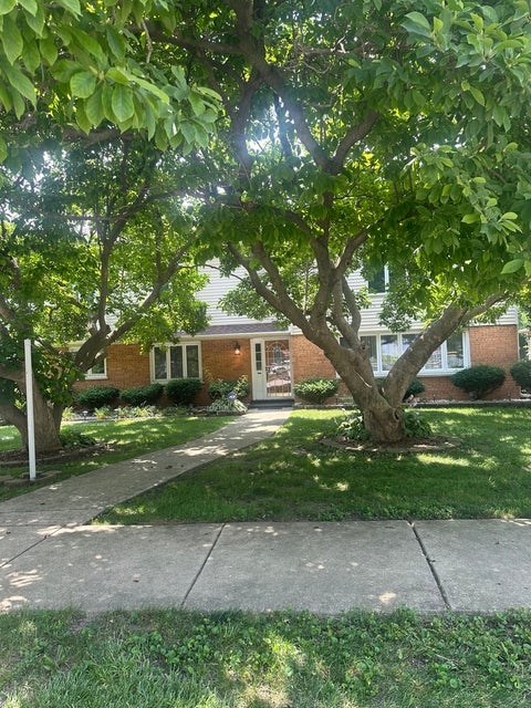Tiny photo for 9414 S 69th Avenue, Oak Lawn, IL 60453 (MLS # 12708650)