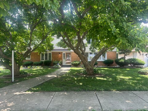 Tiny photo for 9414 S 69th Avenue, Oak Lawn, IL 60453 (MLS # 12708650)