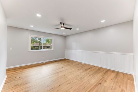 Tiny photo for 4 Circle Court, Montgomery, IL 60538 (MLS # 12493087)