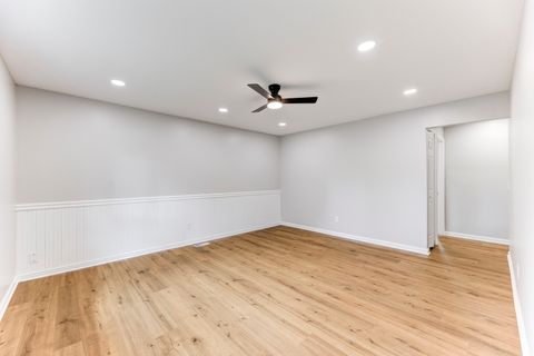 Tiny photo for 4 Circle Court, Montgomery, IL 60538 (MLS # 12493087)