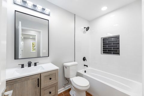 Tiny photo for 4 Circle Court, Montgomery, IL 60538 (MLS # 12493087)