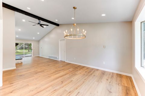 Tiny photo for 4 Circle Court, Montgomery, IL 60538 (MLS # 12493087)