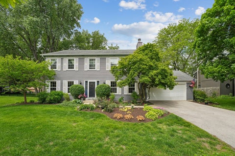 Photo of 737 Clovetree Court, Naperville, IL 60540 (MLS # 12625453)