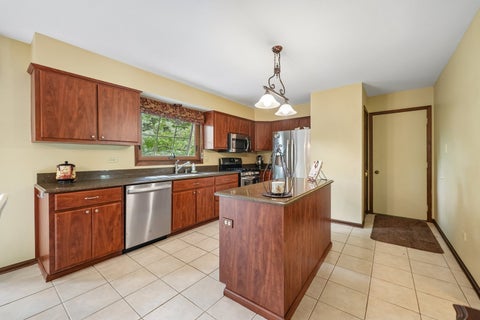 Tiny photo for 737 Clovetree Court, Naperville, IL 60540 (MLS # 12625453)