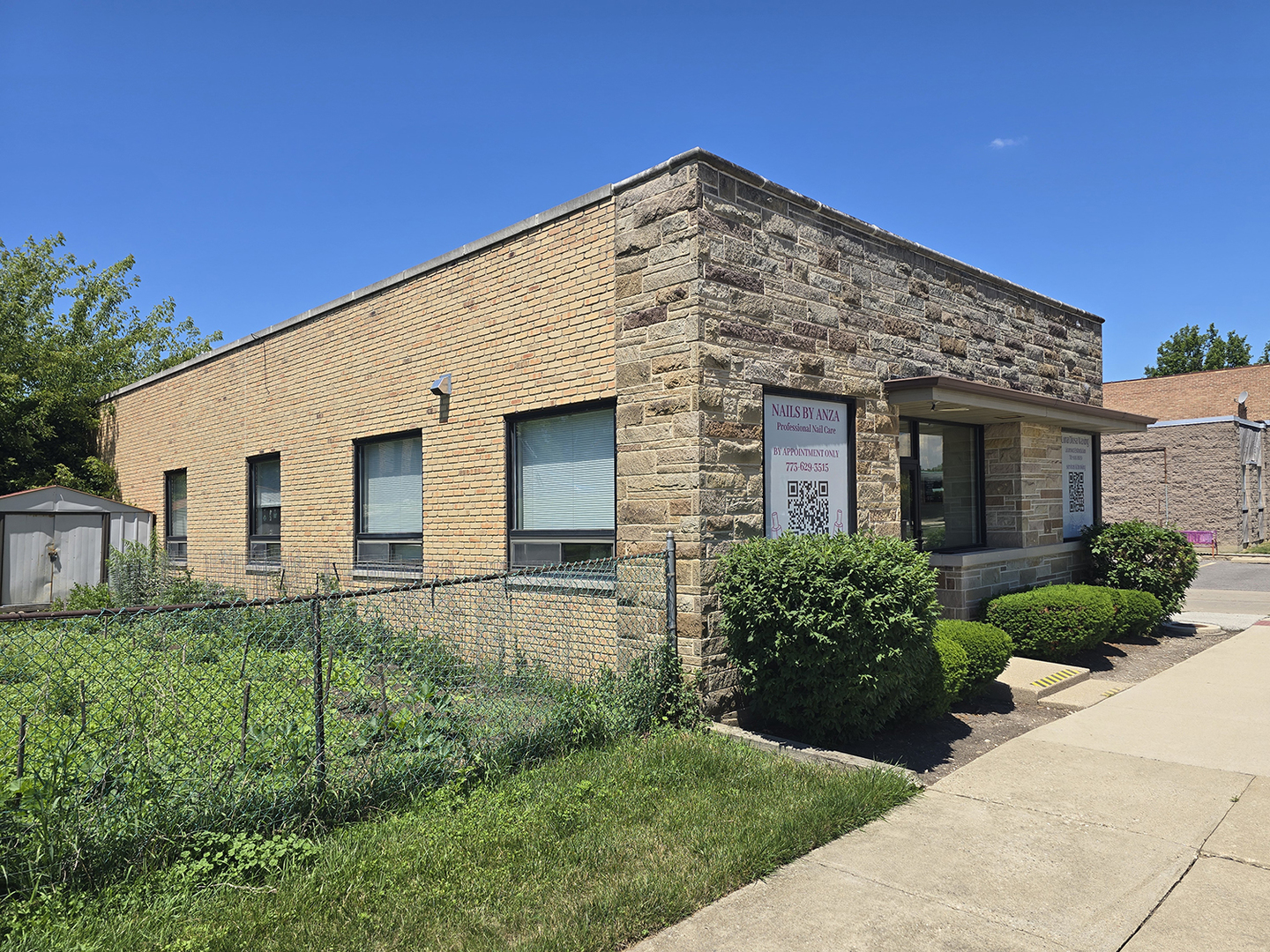 38 N Broadway Street