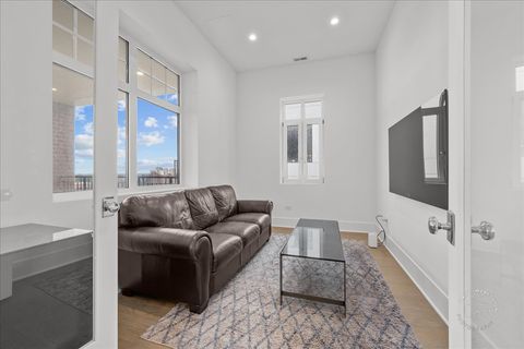 Tiny photo for 195 N Addison Avenue #PH03, Elmhurst, IL 60126 (MLS # 12517102)