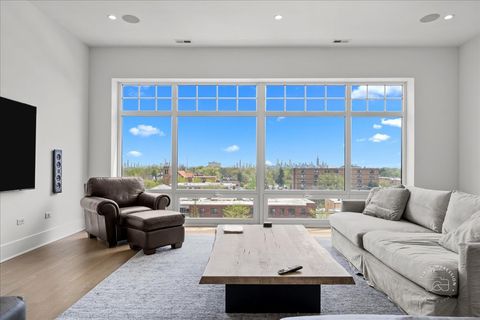 Tiny photo for 195 N Addison Avenue #PH03, Elmhurst, IL 60126 (MLS # 12517102)