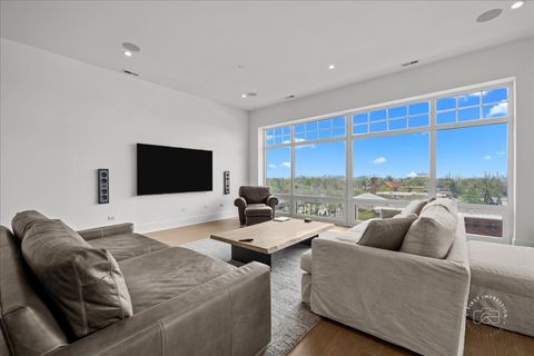 Tiny photo for 195 N Addison Avenue #PH03, Elmhurst, IL 60126 (MLS # 12517102)