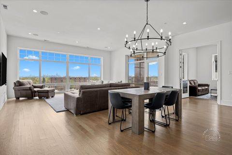 Tiny photo for 195 N Addison Avenue #PH03, Elmhurst, IL 60126 (MLS # 12517102)