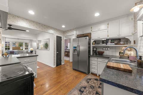Tiny photo for 1205 E EVERGREEN Street, Wheaton, IL 60187 (MLS # 12731036)