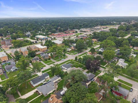 Tiny photo for 1205 E EVERGREEN Street, Wheaton, IL 60187 (MLS # 12731036)