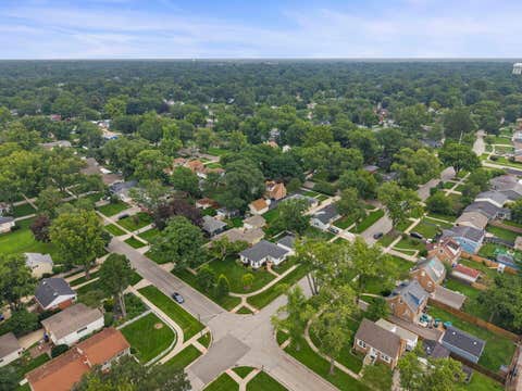 Tiny photo for 1205 E EVERGREEN Street, Wheaton, IL 60187 (MLS # 12731036)