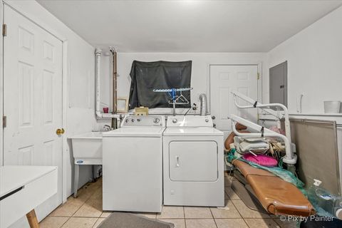 Tiny photo for 1429 Kings Road, Carpentersville, IL 60110 (MLS # 12581746)