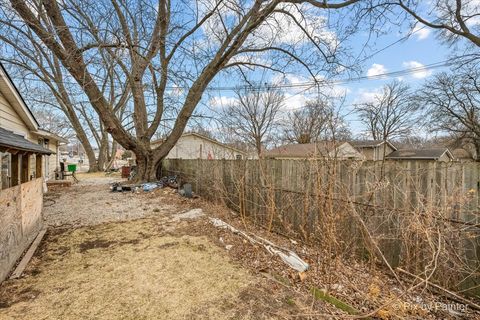 Tiny photo for 1429 Kings Road, Carpentersville, IL 60110 (MLS # 12581746)