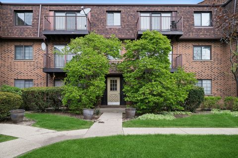 Tiny photo for 408 Kensington Road #E, Mount Prospect, IL 60056 (MLS # 12626745)