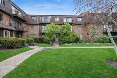 Photo of 408 Kensington Road #E, Mount Prospect, IL 60056 (MLS # 12626745)