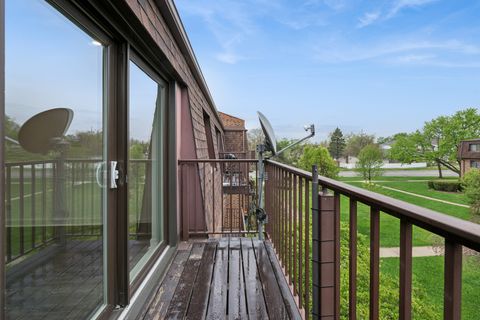 Tiny photo for 408 Kensington Road #E, Mount Prospect, IL 60056 (MLS # 12626745)